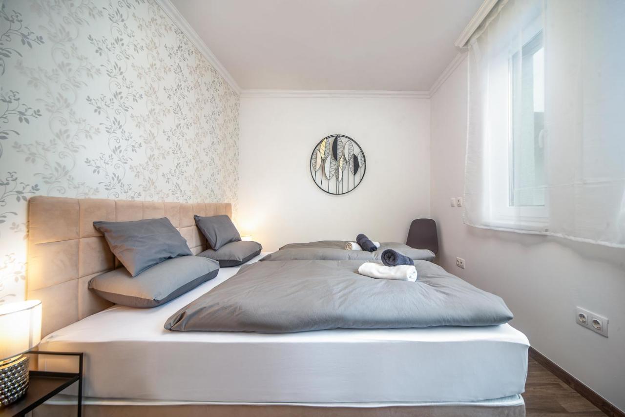 Grace Pine Apartment 3 Boedapest Buitenkant foto