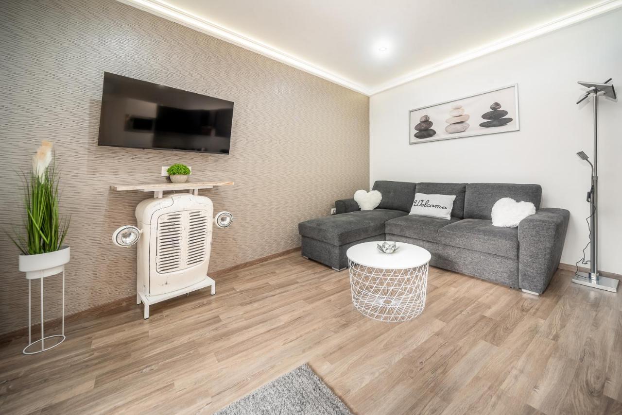 Grace Pine Apartment 3 Boedapest Buitenkant foto