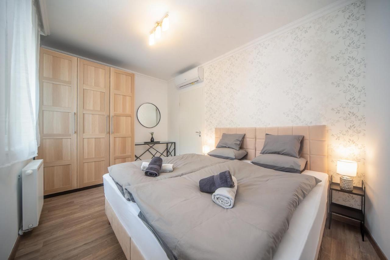 Grace Pine Apartment 3 Boedapest Buitenkant foto
