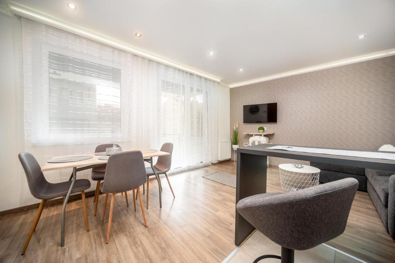 Grace Pine Apartment 3 Boedapest Buitenkant foto