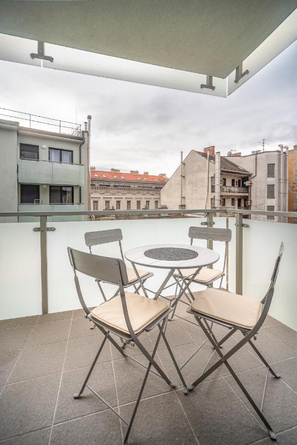 Grace Pine Apartment 3 Boedapest Buitenkant foto